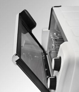 DeLonghi EO 12012 W с приоткрытой дверцей